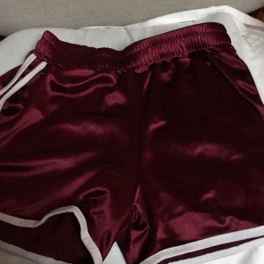 SHORT BURGUNDY SIZE L USE